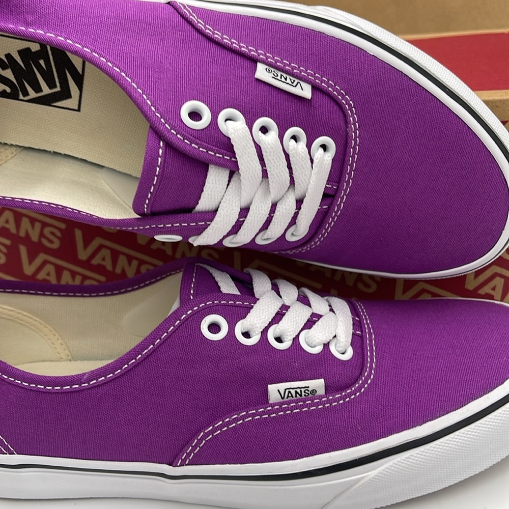 Vans WMNS Purple Canvas Sneakers Waffle Sole Authentic
Color Theory Willow herb - Picture 14 of 16